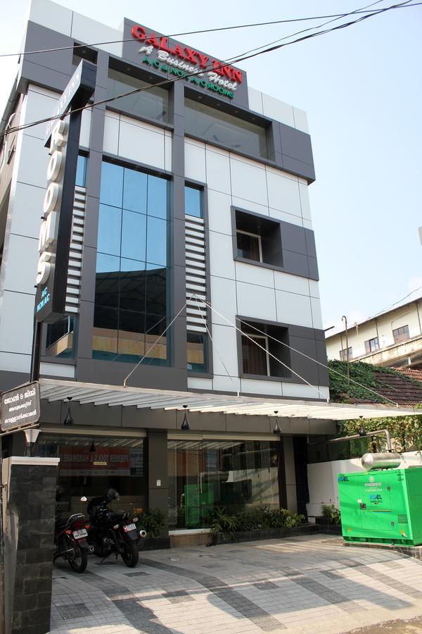 Kochi Collection O 8267 Galaxy Inn מראה חיצוני תמונה