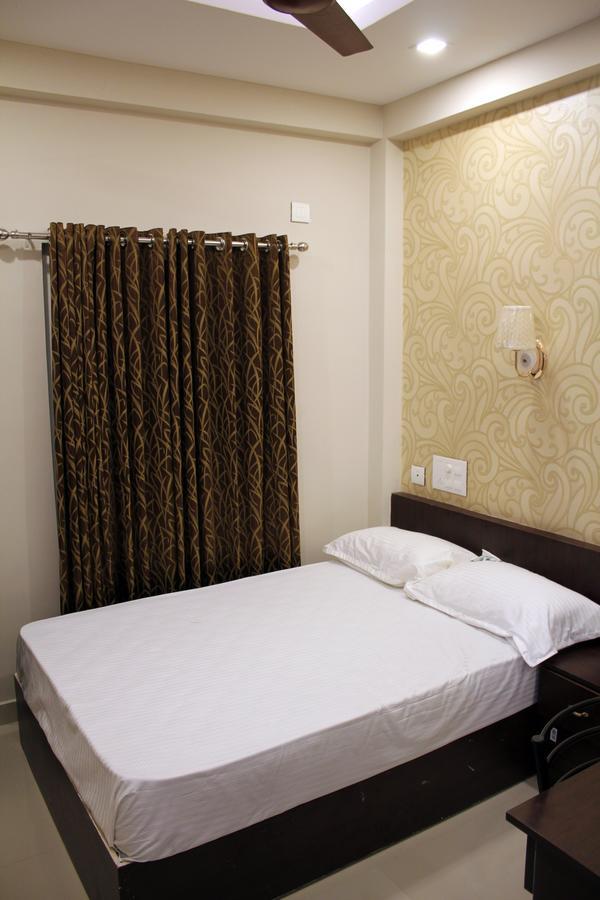 Kochi Collection O 8267 Galaxy Inn מראה חיצוני תמונה