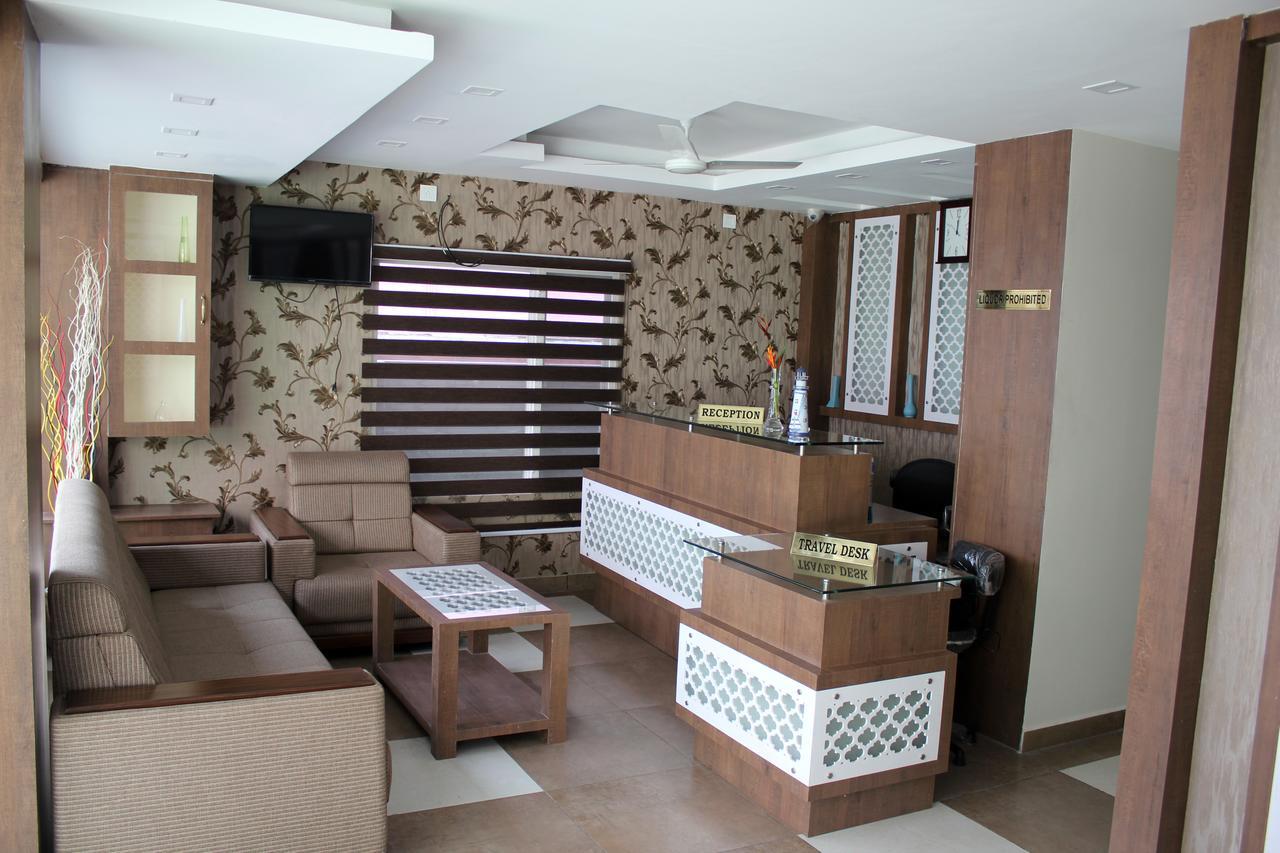 Kochi Collection O 8267 Galaxy Inn מראה חיצוני תמונה